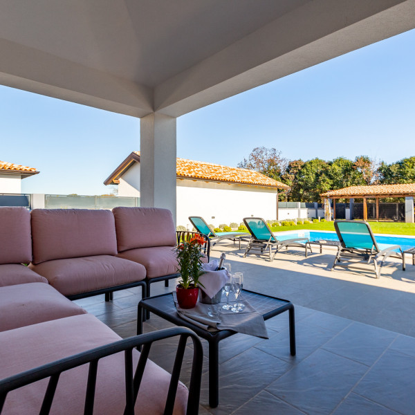 Villa Alba Rosa, Villa Alba Pula &Scaron;i&scaron;an
