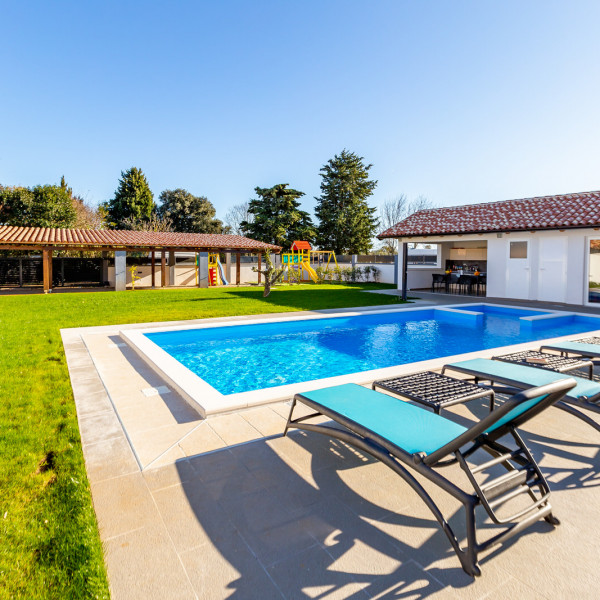 Villa Alba Pula, Villa Alba Pula &Scaron;i&scaron;an