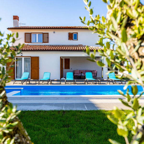 Villa Alba Bianca, Villa Alba Pula &Scaron;i&scaron;an